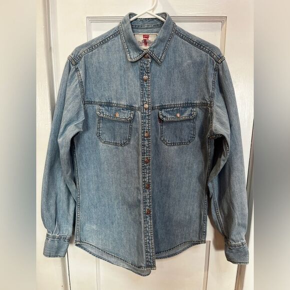 Levi's Tops - Vintage Levi's women's denim Western shirt Size M Metal Buttons Logo